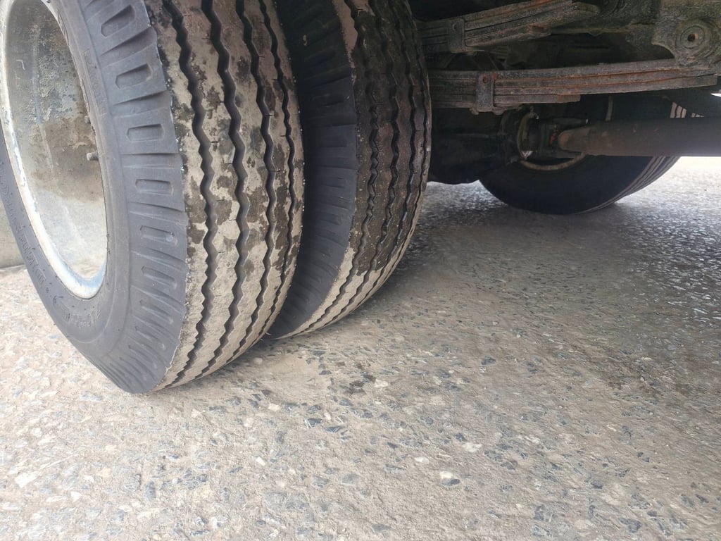 ขายรถ 6 ล้อท้ายลาดอีซูซุ 100 แรง ขายรถ 6 ล้อท้ายลาดอีซูซุ 100 แรง