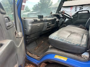 ISUZU NKR รถบรรทุก 6ล้อ กระบะคอกสูง ปี2002 เลขไมล์น้อยกว่า 500,000 กม.