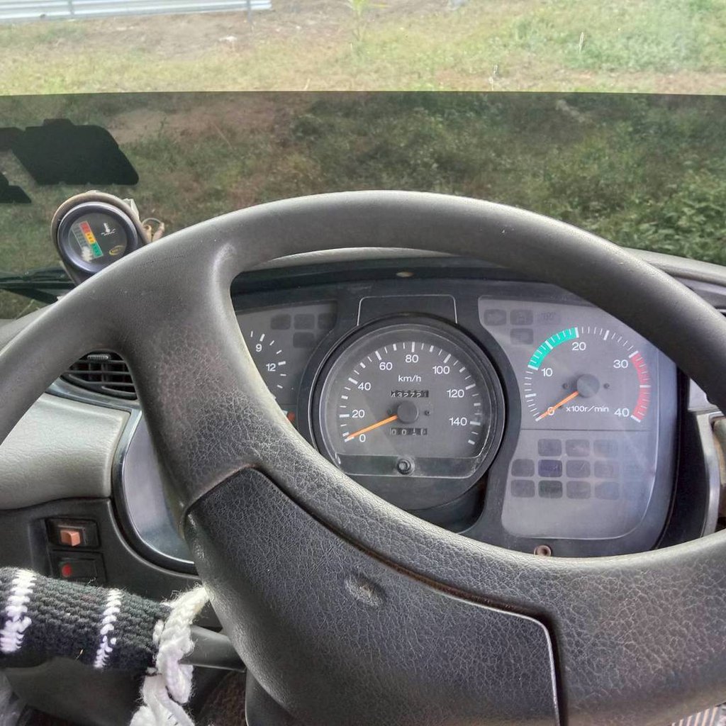 ขายรถสิบล้อ nissan 260
