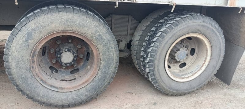 ขายรถสิบล้อ hino 186แรง