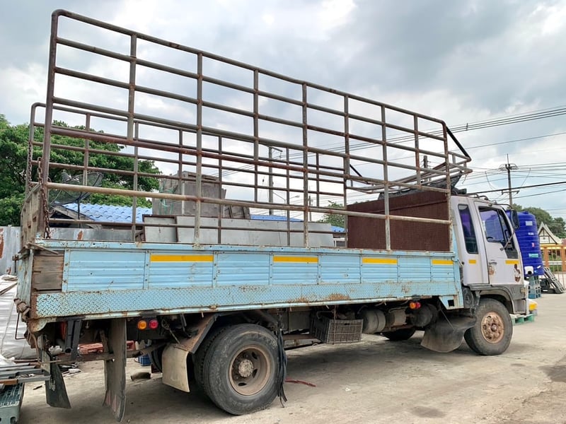 ขายรถ 6 ล้อ hino 117แรงม้า