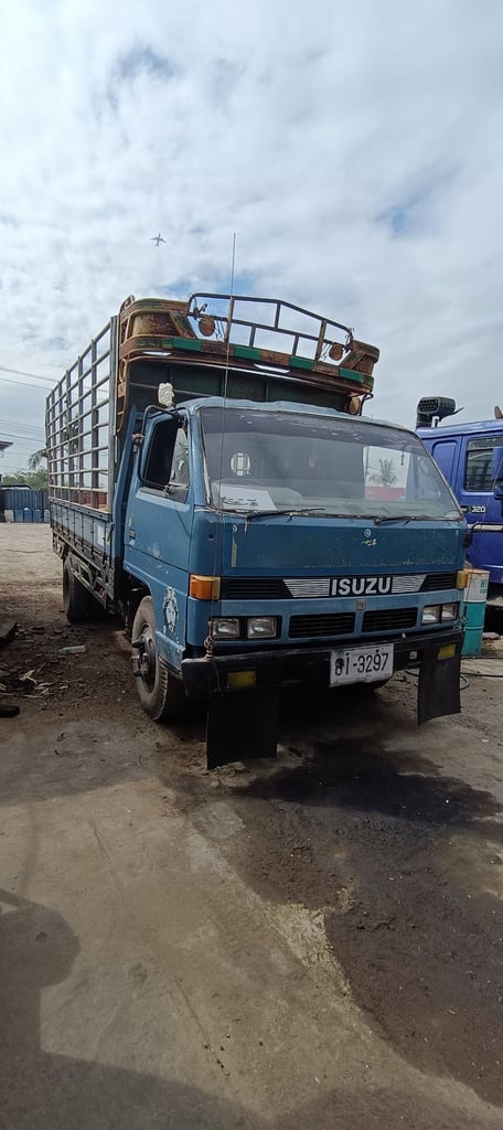 ขายรถ 6 ล้อ isuzu 115 แรง ขายรถ 6 ล้อ isuzu 115 แรง