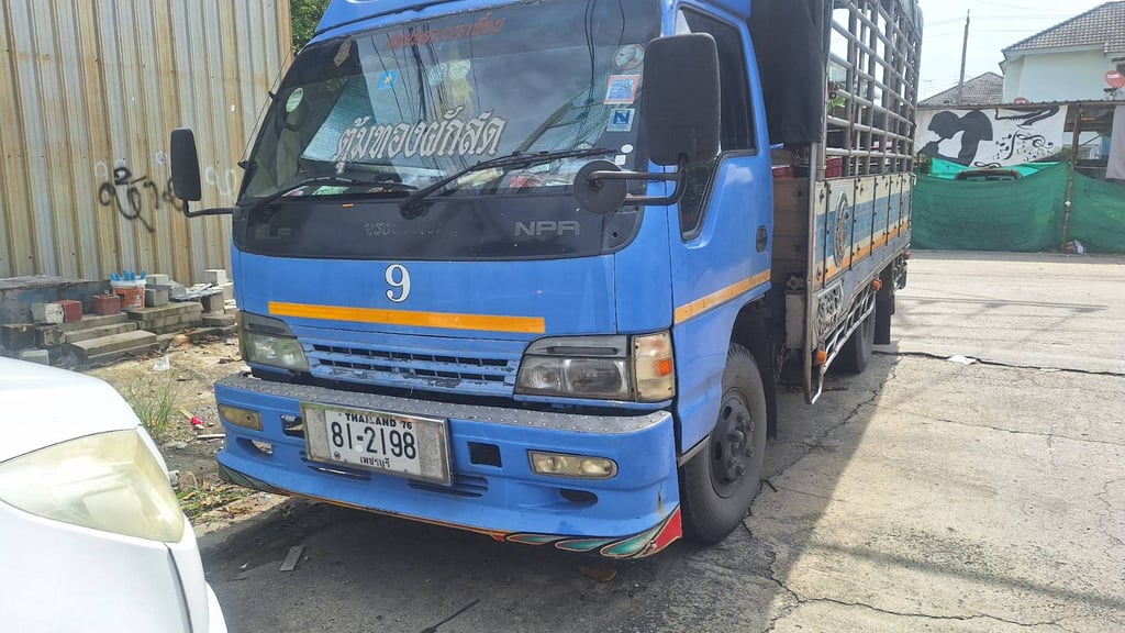 ขายรถ 6 ล้อ isuzu 130 แรงม้า