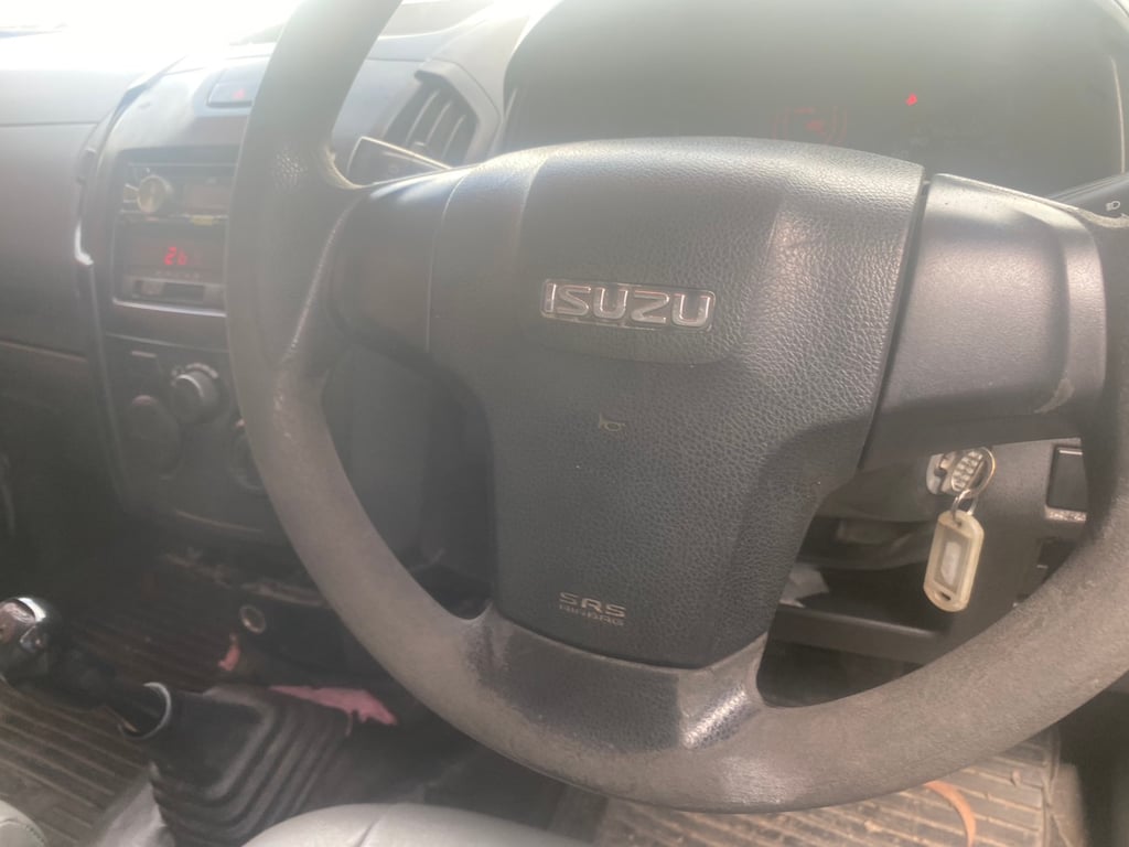 ขายรถ 4 ล้อ isuzuตู้เย็น