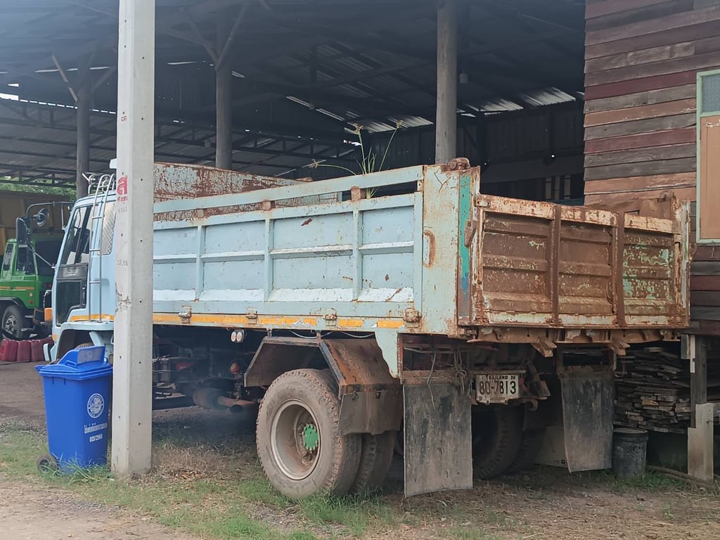 ขายรถ 6 ล้อดั้ม isuzu 160 แรง