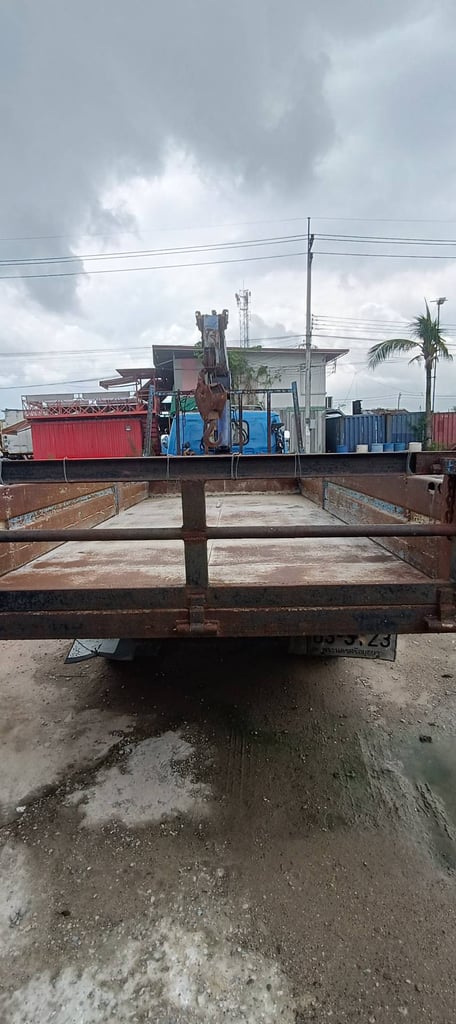 ขายรถ 6 ล้อติดเครน isuzu 110 แรง