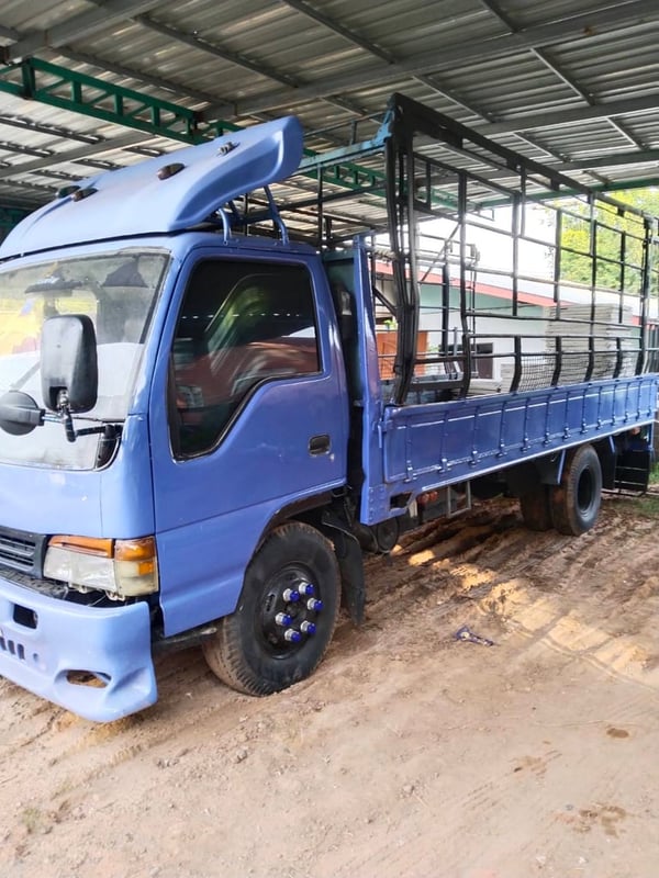 ขายรถ 6 ล้อ isuzu 120 แรง