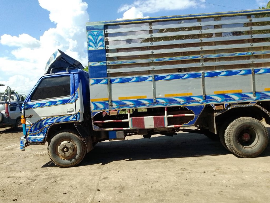 ขาย 6 ล้อดั้ม isuzu 115 ขาย 6 ล้อดั้ม isuzu 115