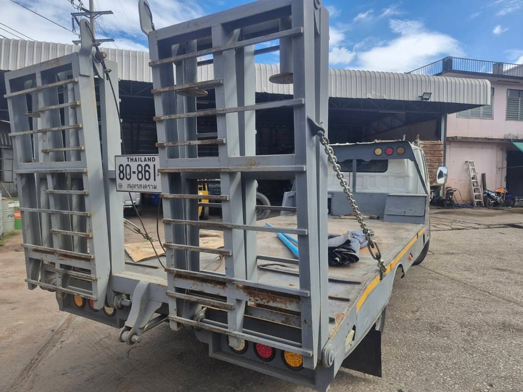 ขายรถ 6 ล้อท้ายลาดอีซูซุ 100 แรง ขายรถ 6 ล้อท้ายลาดอีซูซุ 100 แรง