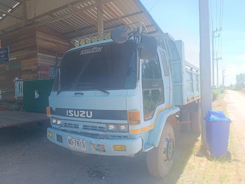 ขายรถ 6 ล้อดั้ม isuzu 160 แรง
