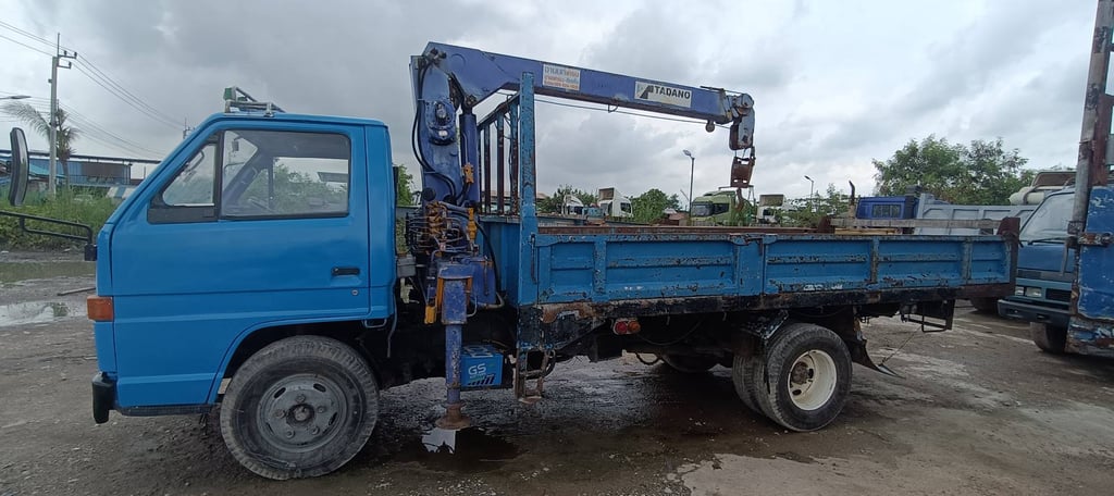 ขายรถ 6 ล้อติดเครน isuzu 110 แรง