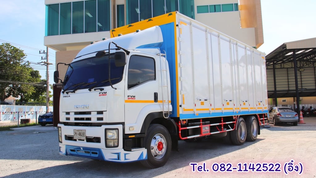 #สิบล้อตู้ ISUZU FVM 240 แรง เพลาเดียว ปี 2556 (4822)