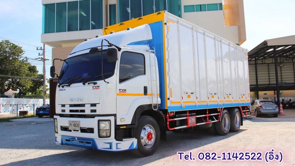 #สิบล้อตู้ ISUZU FVM 240 เพลาเดียว ปี 2556 (4822) #สิบล้อตู้ ISUZU FVM 240 เพลาเดียว ปี 2556 (4822)