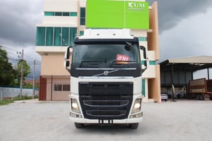 VOLVO FM 440แรงม้า รถบรรทุก หัวลาก 10ล้อ หัวลาก เฉพาะหัว ปี2015 VOLVO FM 440แรงม้า รถบรรทุก หัวลาก 10ล้อ หัวลาก เฉพาะหัว ปี2015