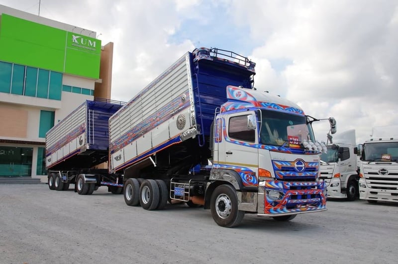 สิบล้อดั้มพ์ HIINO FM1A 344 แรง ปี 2561 + หางดั้มพ์ สามเพลา อู่เดอะฟินิกซ์ ปี 2561 (3362,3363) สิบล้อดั้มพ์ HIINO FM1A 344 แรง ปี 2561 + หางดั้มพ์ สามเพลา อู่เดอะฟินิกซ์ ปี 2561 (3362,3363)