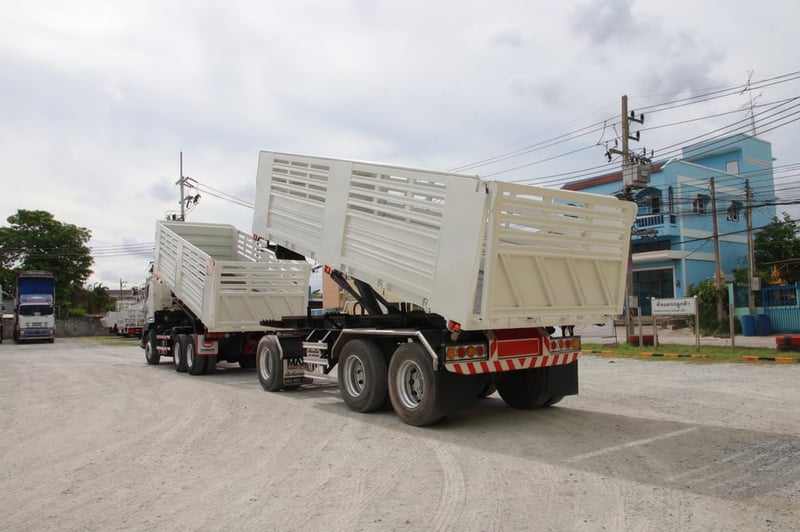 สิบล้อดั้มพ์สามมิตร HINO Fm1a 344 แรง ปี 2566 + หางดั้มพ์ สามเพลา อู่แม็กเทรลเลอร์ ปี 2565 (5411,3778) สิบล้อดั้มพ์สามมิตร HINO Fm1a 344 แรง ปี 2566 + หางดั้มพ์ สามเพลา อู่แม็กเทรลเลอร์ ปี 2565 (5411,3778)