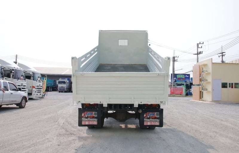 ISUZU FRR 210แรงม้า รถบรรทุก 6ล้อ ดั้มพ์ ปี2023 เลขไมล์ 110,000 กม. ISUZU FRR 210แรงม้า รถบรรทุก 6ล้อ ดั้มพ์ ปี2023 เลขไมล์ 110,000 กม.