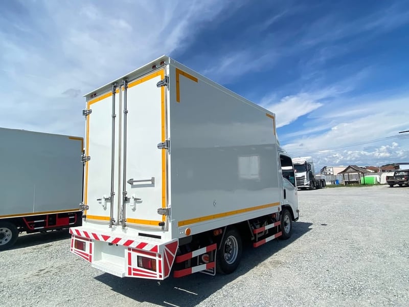 ISUZU NLR 130แรงม้า รถบรรทุก 4ล้อ ตู้เย็น ปี2019 ISUZU NLR 130แรงม้า รถบรรทุก 4ล้อ ตู้เย็น ปี2019