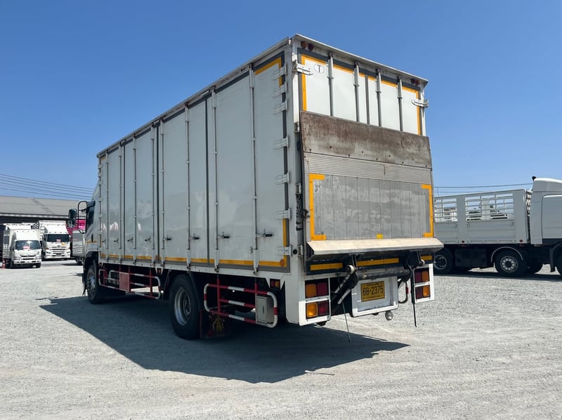 หกล้อตู้สิบบาน ISUZU FTR 240 แรง ปี 2565 (2375)