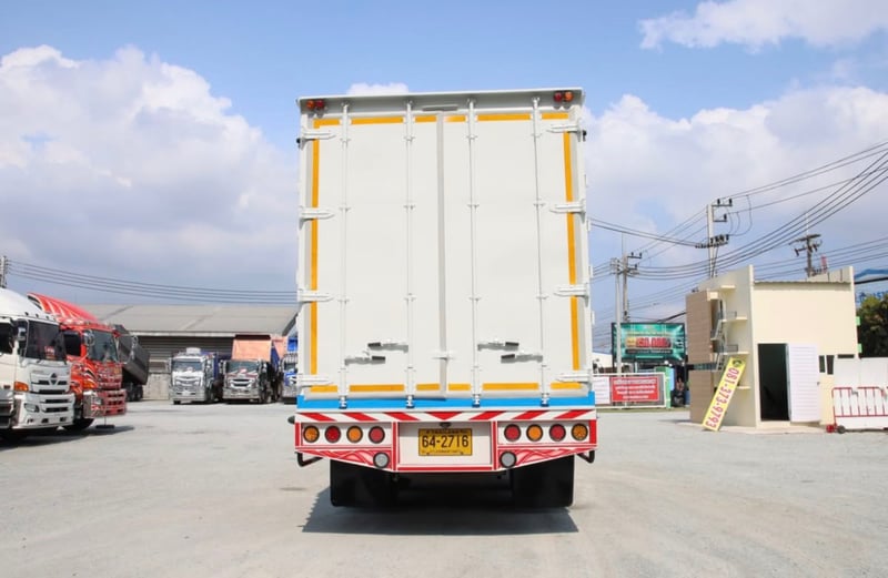 HINO FL 260แรงม้า รถบรรทุก 10ล้อ ตู้แห้ง ปี2018 HINO FL 260แรงม้า รถบรรทุก 10ล้อ ตู้แห้ง ปี2018