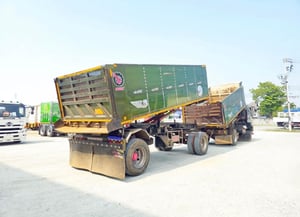 ISUZU FTR 240แรงม้า รถบรรทุก 6ล้อ พ่วงแม่ลูก ปี2022 เลขไมล์ 188,400 กม. ISUZU FTR 240แรงม้า รถบรรทุก 6ล้อ พ่วงแม่ลูก ปี2022 เลขไมล์ 188,400 กม.