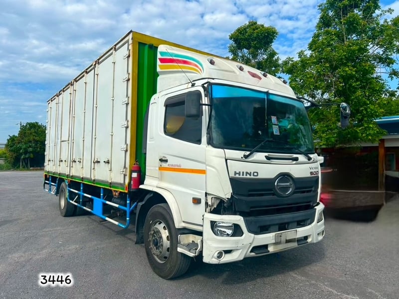 HINO FG 240แรงม้า รถบรรทุก 6ล้อ ตู้แห้ง ปี2016 เลขไมล์ 390,476 กม.