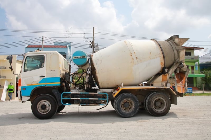 สิบล้อโม่ปูน HINO 330 แรงม้า ปี 55 (0741)
