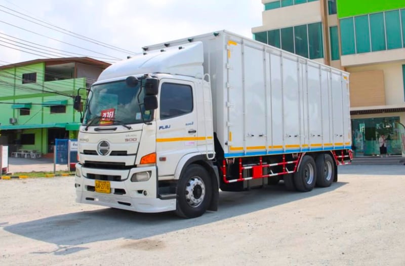HINO FL 260แรงม้า รถบรรทุก 10ล้อ ตู้แห้ง ปี2018 HINO FL 260แรงม้า รถบรรทุก 10ล้อ ตู้แห้ง ปี2018
