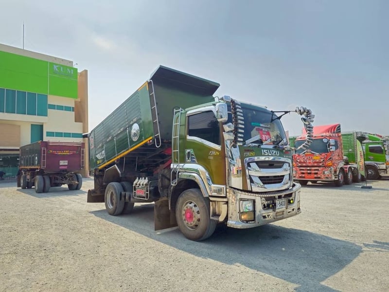 หกล้อดั้มพ์ ISUZU FTR 240 แรง ปี 2565 (5403 5404)