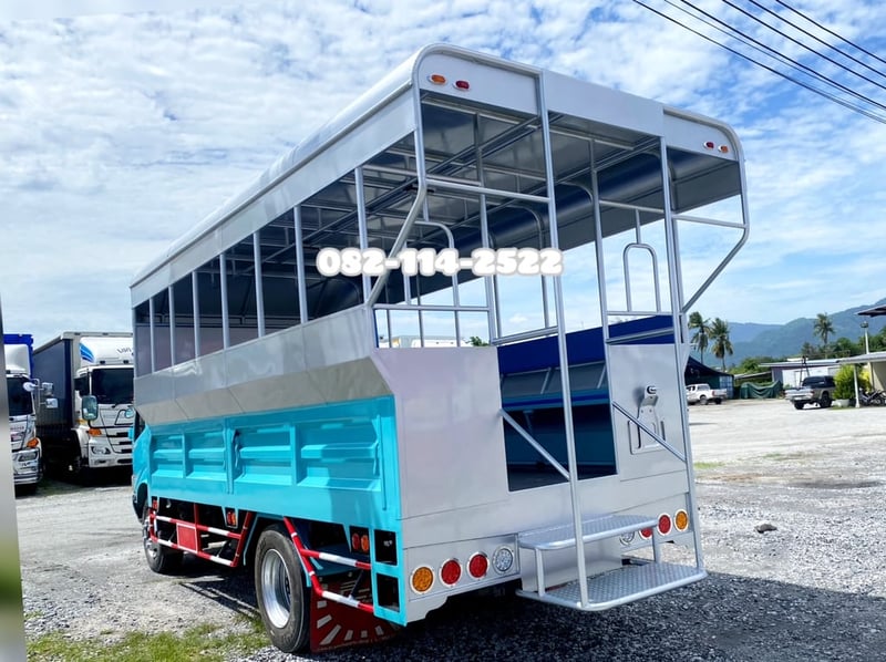 หกล้อสองแถว HINO XZU 150 แรง ปี 2563  (5876)