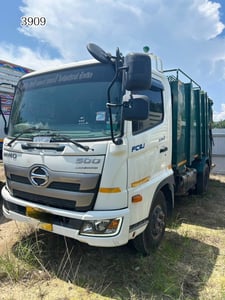 HINO FC 210แรงม้า รถบรรทุก 6ล้อ บรรทุกขยะ ปี2022 เลขไมล์น้อยกว่า 50,000 กม. HINO FC 210แรงม้า รถบรรทุก 6ล้อ บรรทุกขยะ ปี2022 เลขไมล์น้อยกว่า 50,000 กม.
