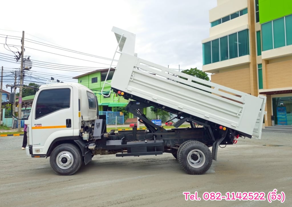 หกล้อดั้มพ์ ISUZU FRR 210 แรง  ปี 2565 (1030)