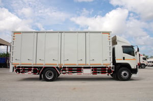 หกล้อตู้สิบบาน ISUZU FTR 240 แรง ปี 2565 (2375)