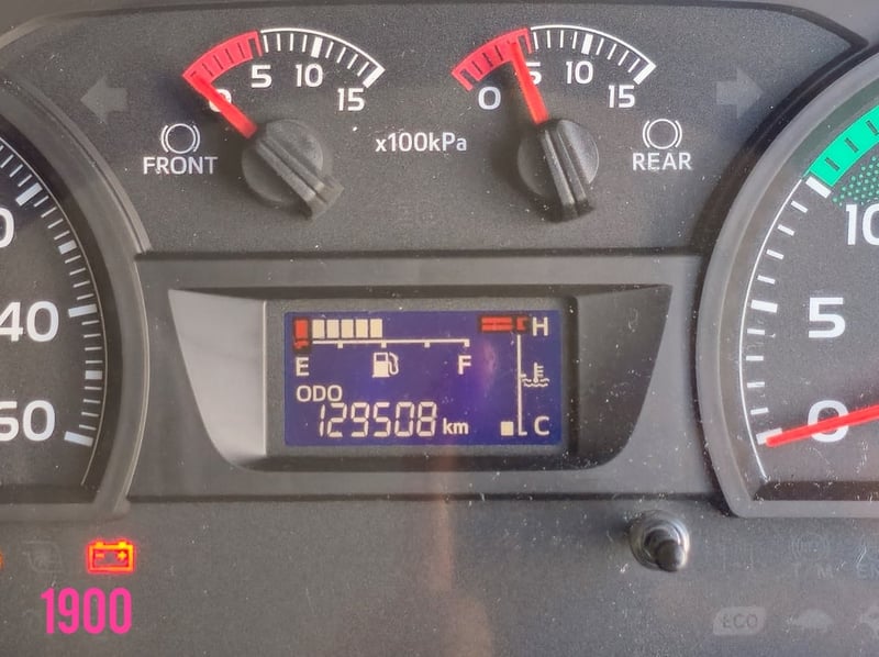 HINO FG 260แรงม้า รถบรรทุก หัวลาก 6ล้อยกเพลา ปี2021  [1900]