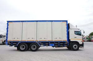 สิบล้อตู้สิบบาน HINO  FL8J 260 แรง ปี 2565 (7642)