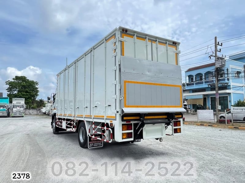 หกล้อสิบบาน ISUZU FTR 240 แรงม้า ปี 2565 (2375)