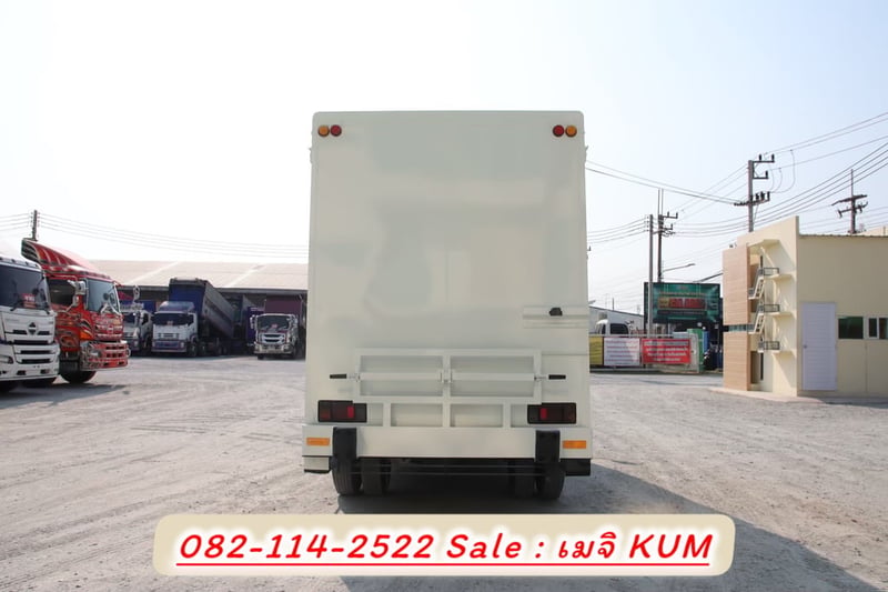 ISUZU NMR 130แรงม้า รถบรรทุก 6ล้อ ตู้แห้ง ปี2015