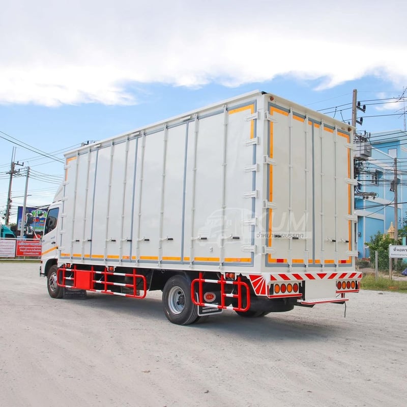 HINO FC 175แรงม้า รถบรรทุก 6ล้อ ตู้แห้ง ปี2013