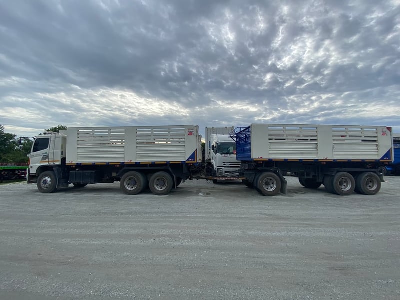 สิบล้อดั้มพ์ HINO FM1A 344 แรง ปี 2553+ หางดั้มพ์ สามเพลา อู่สามมิตร ปี 2555 (9321,9322) สิบล้อดั้มพ์ HINO FM1A 344 แรง ปี 2553+ หางดั้มพ์ สามเพลา อู่สามมิตร ปี 2555 (9321,9322)