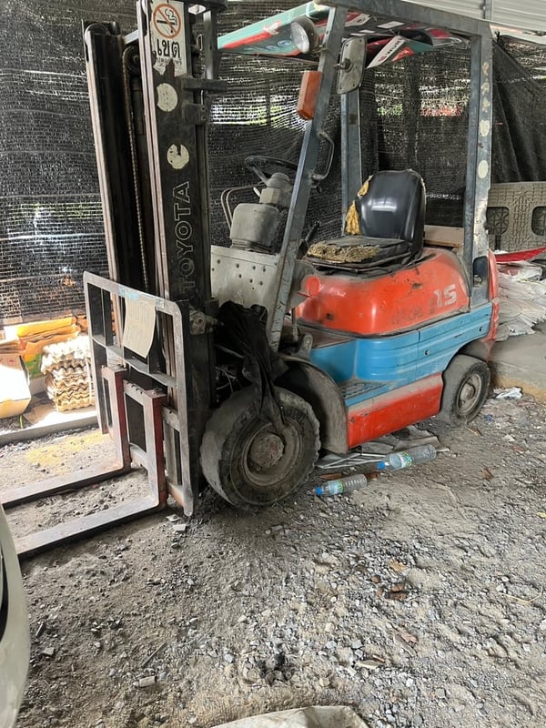 ขายโฟล์คลิฟท์ 1.5 ตัน 43000 เครื่องเบนซิน ขายโฟล์คลิฟท์ 1.5 ตัน 43000 เครื่องเบนซิน