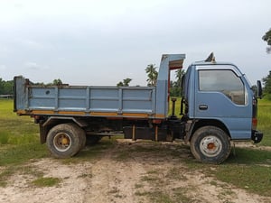 ขาย 6ล้อดั้ม NPR 120แรง รถพร้อมใช้งาน 