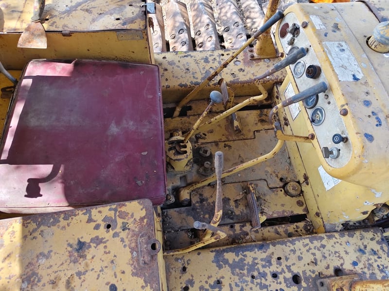 แทรคเตอร์ CAT D4D ตีนเป็ด เกียร์ตัด รถติดเครื่องขับใช้งานได้ ชมคลิปได้ ขายราคาถูกมาก