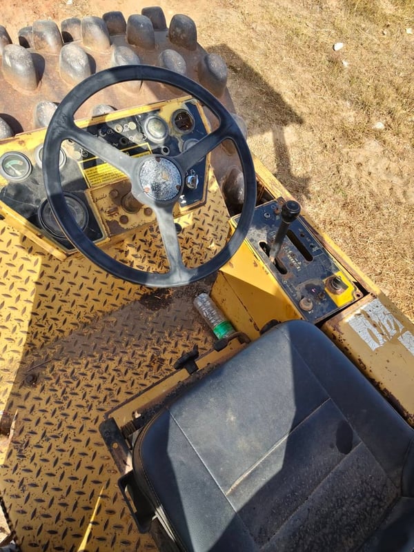 CAT CS563 ล้อหนาม 2เพลา เอกสารเล่มทะเบียน สภาพสวยเดิมๆ ใช้งานได้ดี อึดถึกทน ราคาถูกมาก