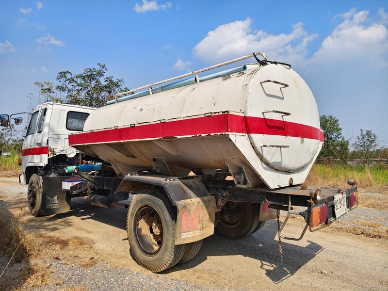 ขายด่วน ISUZU FSR11HK 160แรงม้า รถ6ล้อ บรรทุกน้ำ6,000ลิตร ปี1996 เล่มทะเบียนพร้อม รถใช้งานได้ ในราคาถูกมาก