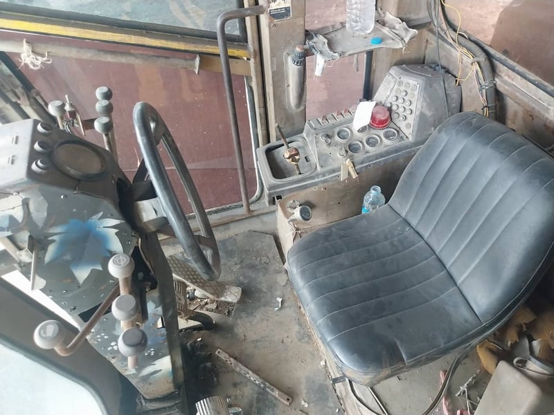 รถเกรดแชมป์เปี้ยน720A-5 เครื่องคัมมิ่นเทอร์โบ ใบมีด14ฟุต เอวอ่อน เอกสารเล่มทะเบียน ราคาถูกมาก