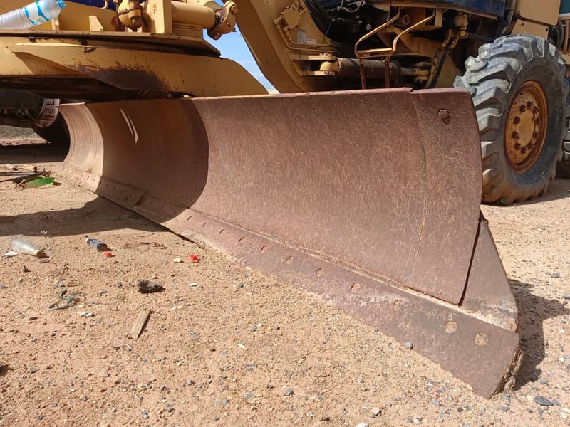 ขอยกประโยชน์ให้นักปั้นค่ะ รถเกรดKomatsu GD705-4 สภาพบอดี้โดยรวมสวยแห้งเดิมๆ เอวอ่อน ใบมีด14ฟุต ราคาเบาๆ