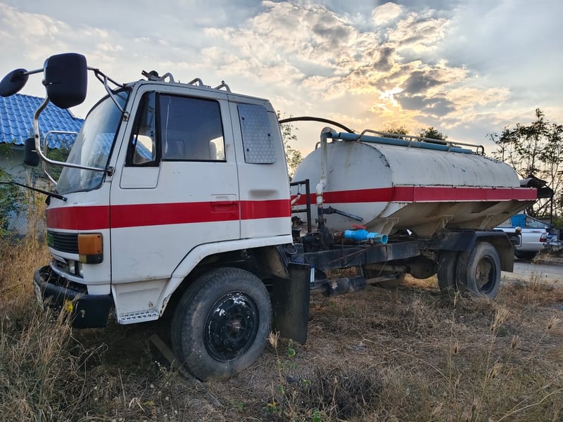 ขายด่วนมาก ISUZU FSR11HK รถบรรทุกน้ำ ถัง6,000ลิตร เครื่องดี คัทซีสวย อุปกรณ์ปั้มน้ำพร้อม สุดคุ้มในราคาถูกมากๆ