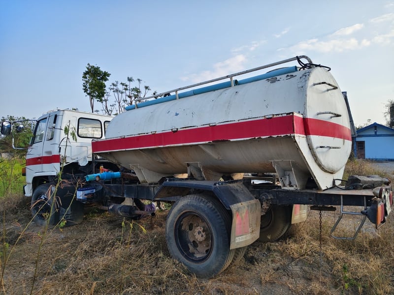 ขายด่วนมาก ISUZU FSR11HK รถบรรทุกน้ำ ถัง6,000ลิตร เครื่องดี คัทซีสวย อุปกรณ์ปั้มน้ำพร้อม สุดคุ้มในราคาถูกมากๆ