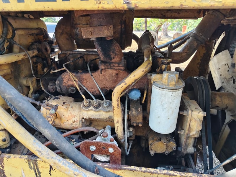 แทรคเตอร์ CAT D4D ตีนเป็ด เกียร์ตัด รถติดเครื่องขับใช้งานได้ ชมคลิปได้ ขายราคาถูกมาก