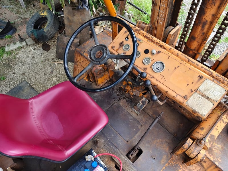 ขายด่วน โฟล์คลิฟท์6ตัน ยกสูง3เมตร ยางดี ใช้งานยกของได้ดี ราคาถูกมากๆ